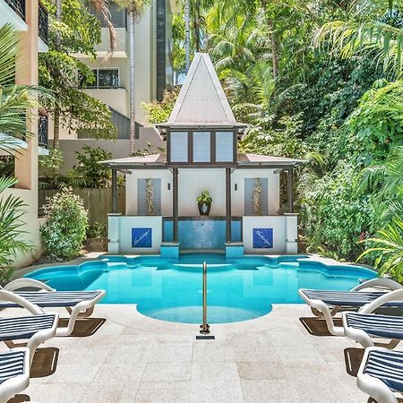 Martinique On Macrossan Aparthotel Port Douglas Bagian luar foto