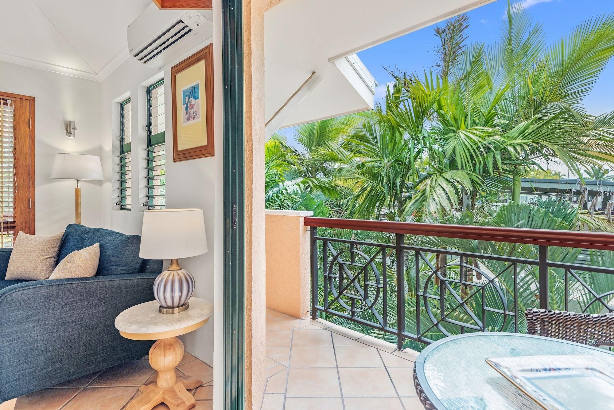 Martinique On Macrossan Aparthotel Port Douglas Bagian luar foto