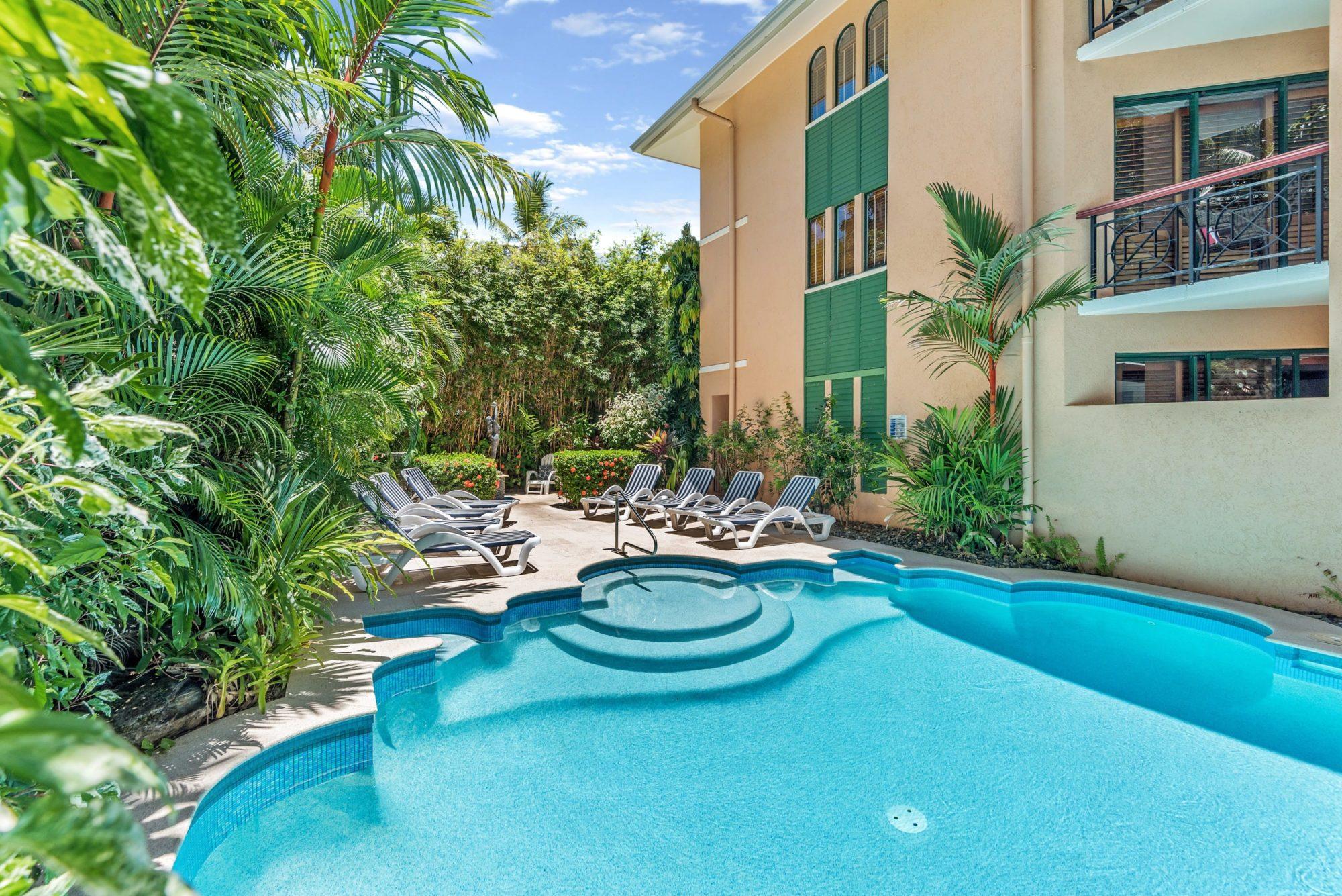 Martinique On Macrossan Aparthotel Port Douglas Bagian luar foto