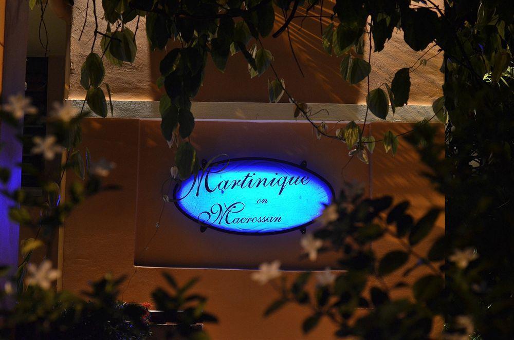 Martinique On Macrossan Aparthotel Port Douglas Bagian luar foto