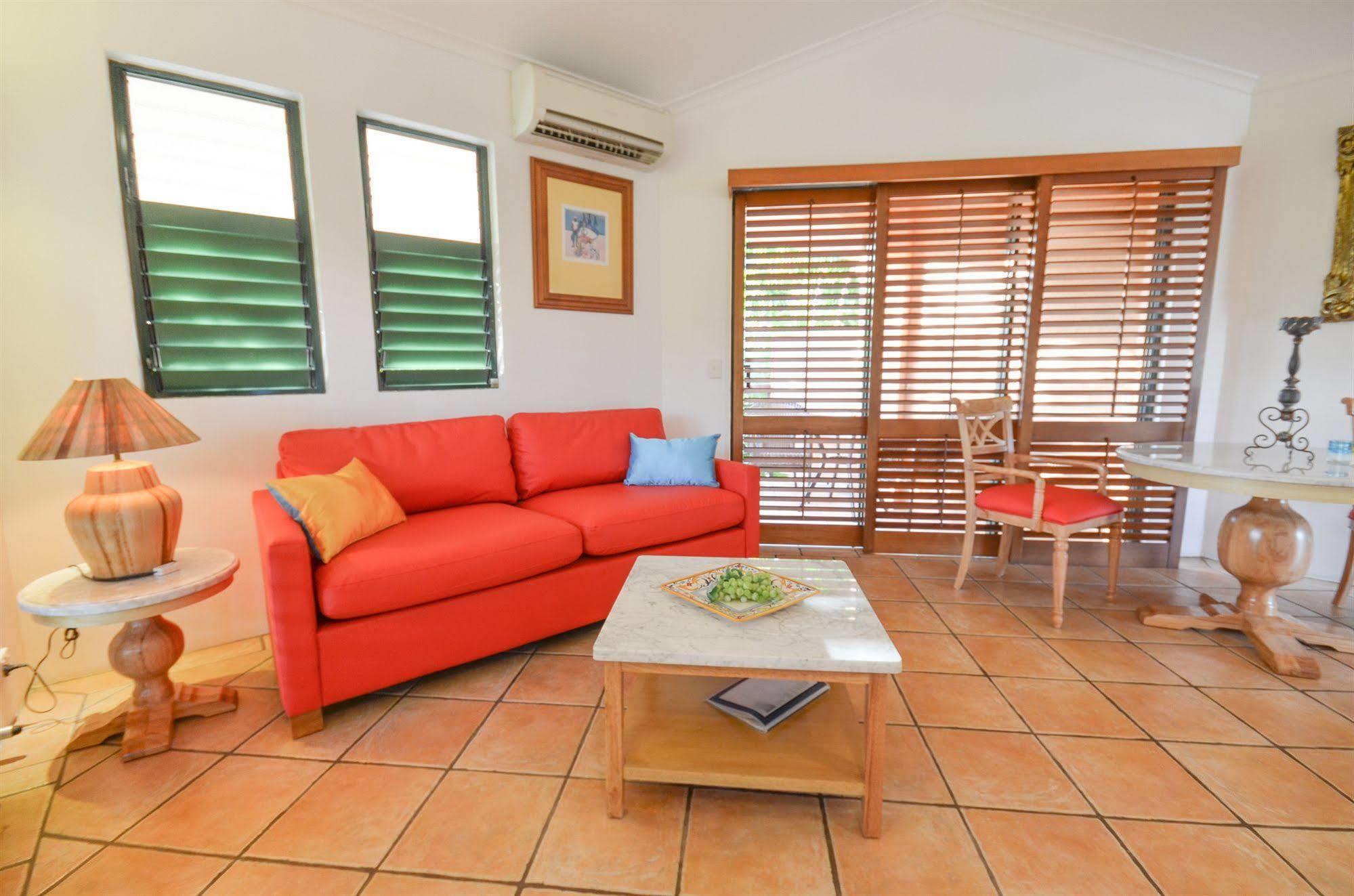 Martinique On Macrossan Aparthotel Port Douglas Bagian luar foto
