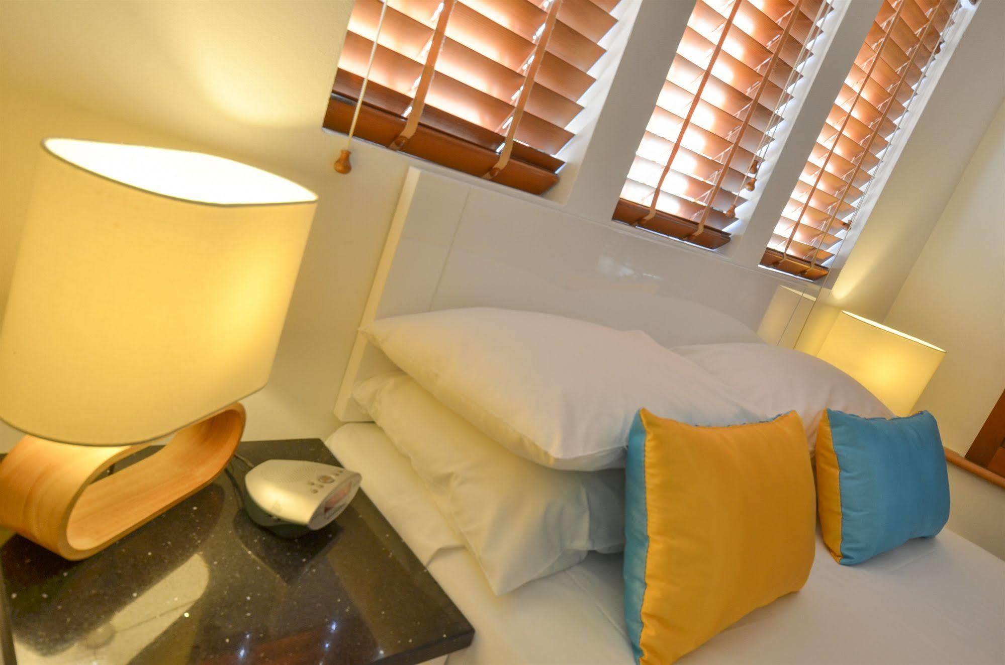 Martinique On Macrossan Aparthotel Port Douglas Bagian luar foto
