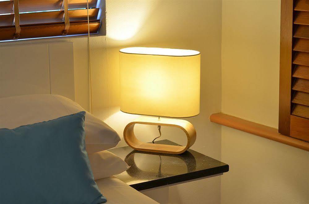 Martinique On Macrossan Aparthotel Port Douglas Bagian luar foto