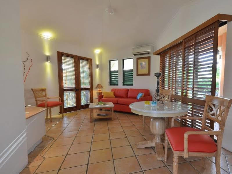 Martinique On Macrossan Aparthotel Port Douglas Bagian luar foto
