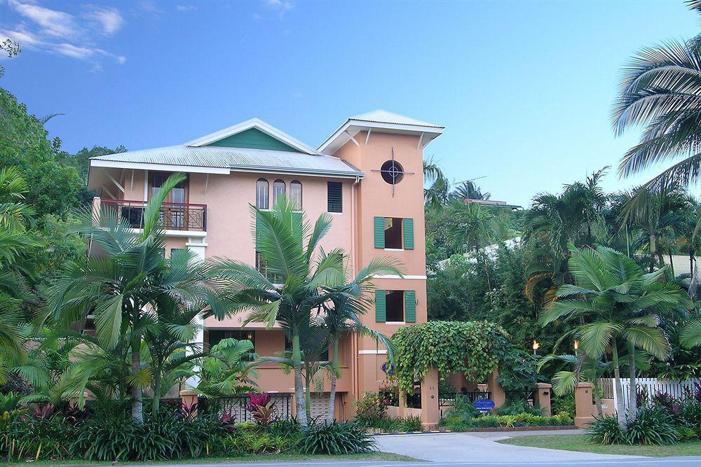 Martinique On Macrossan Aparthotel Port Douglas Bagian luar foto