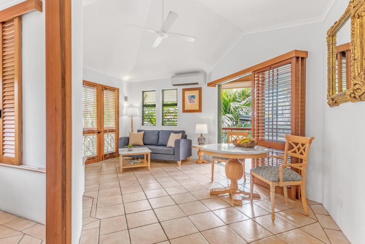 Martinique On Macrossan Aparthotel Port Douglas Bagian luar foto